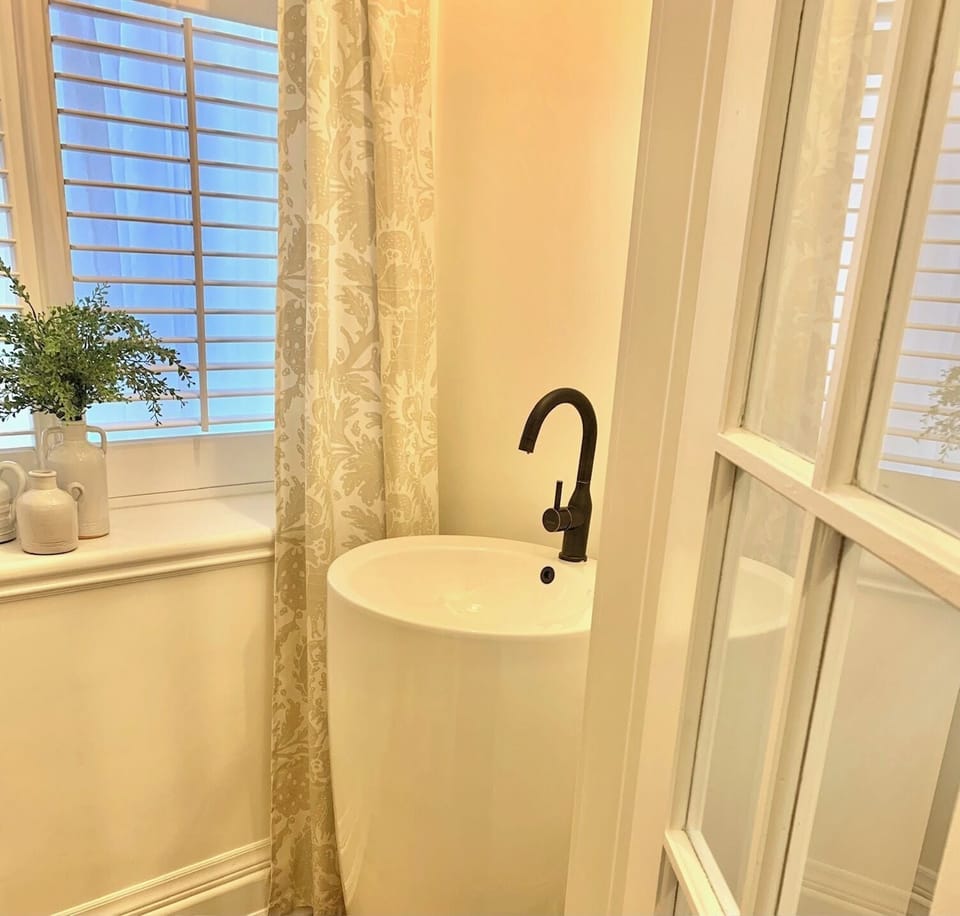 Cottage Library Room | Bathroom | Designer toiletries, hair dryer, bathrobes, towels