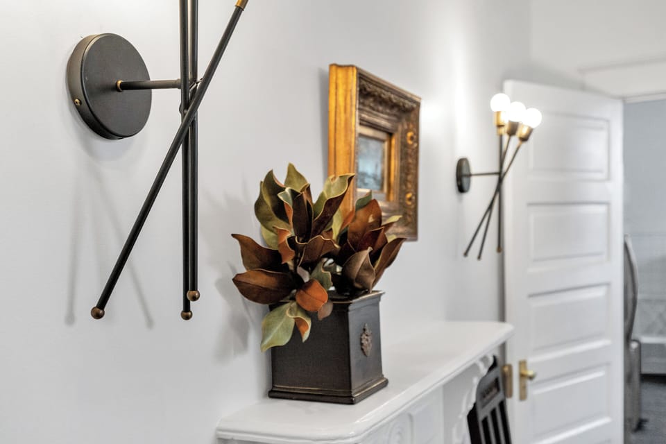 Decorative console with mirror and accents