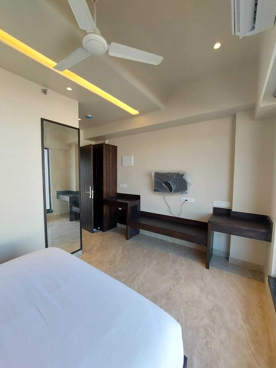 Deluxe Double Room, Resort View | Desk, free WiFi