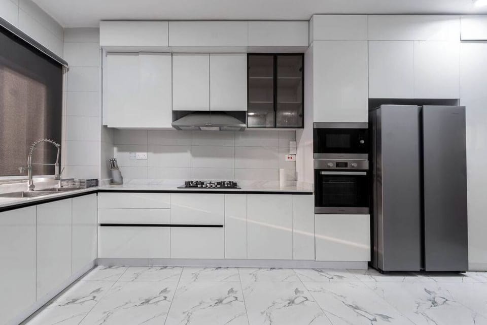 Standard Apartment, Balcony, City View | Private kitchen | Fridge, microwave, oven, stovetop