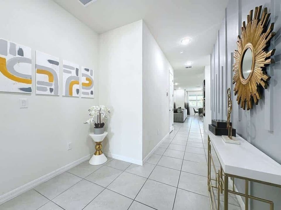 House | 6 bedrooms, high-speed internet