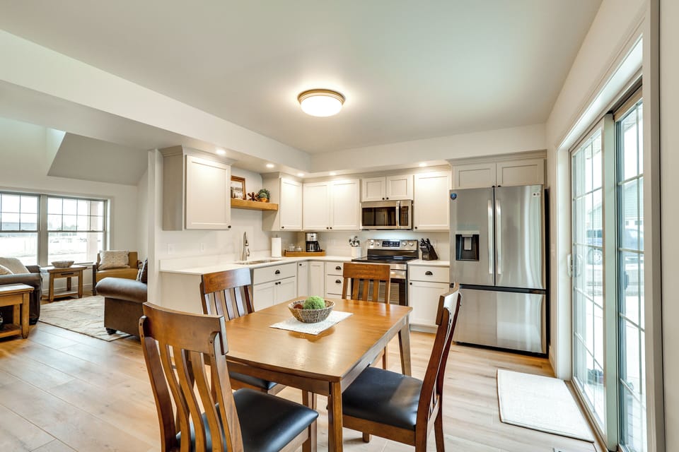 House (3 Bedrooms) | Interior