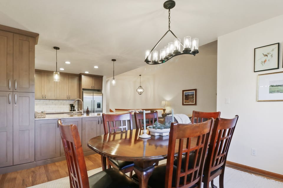 Townhome, 2 Bedrooms | Dining