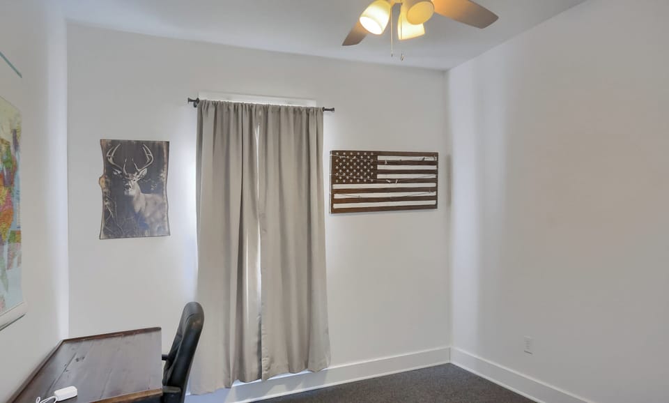 Office with room for airmattress (in closet hallway)