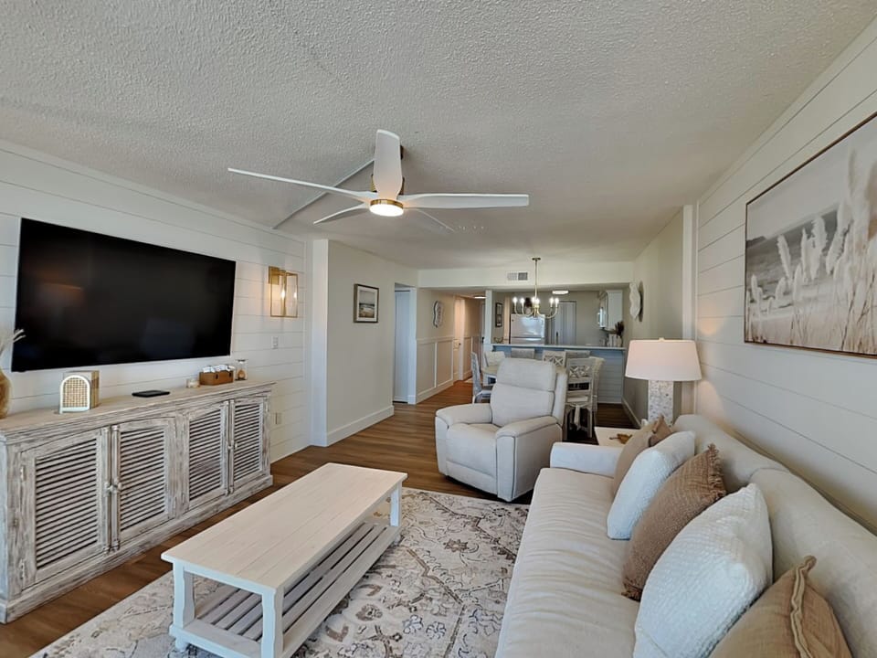 Living Area - Smart TV + Recliner