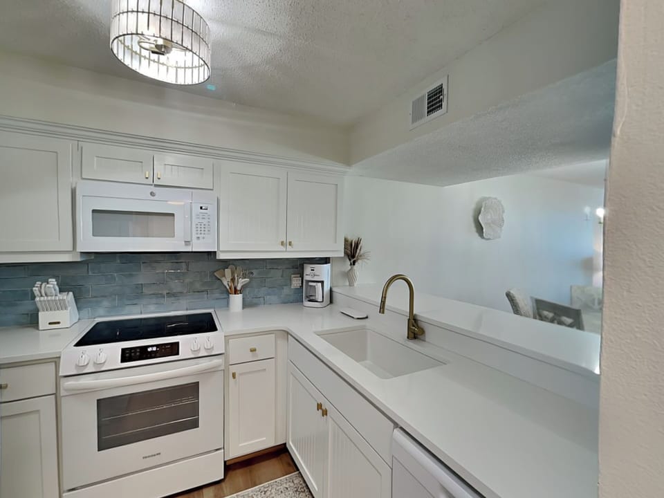 Kitchen - Modern Appliances