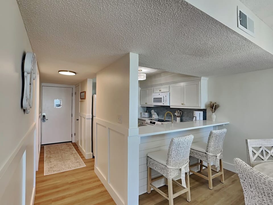 Breakfast Bar - Seating