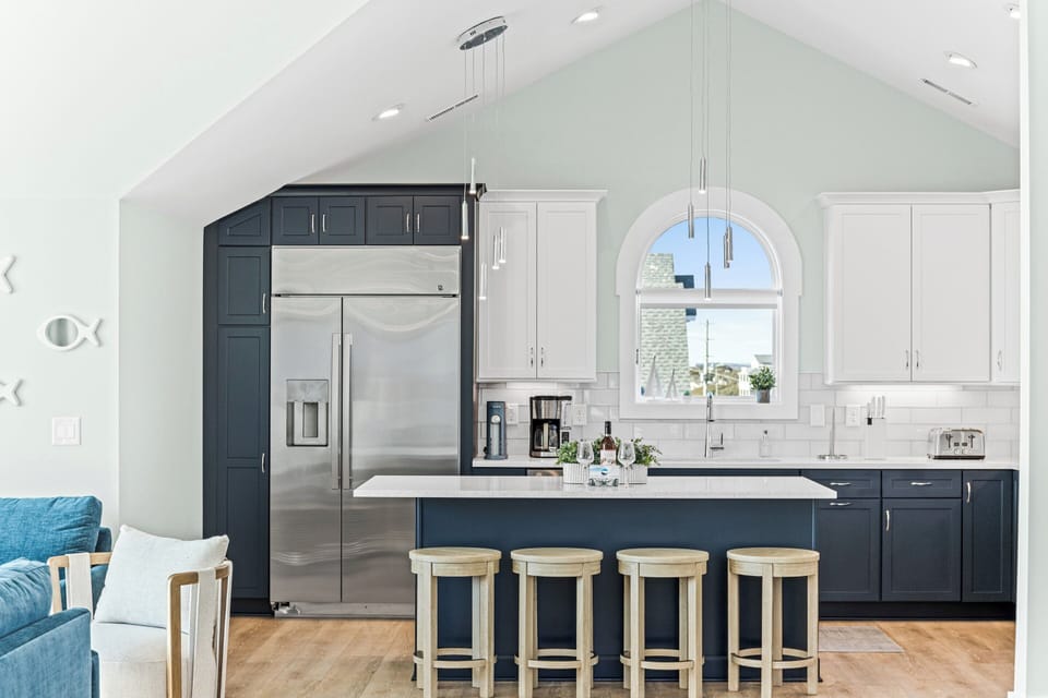 Modern Fully Equipped Kitchen