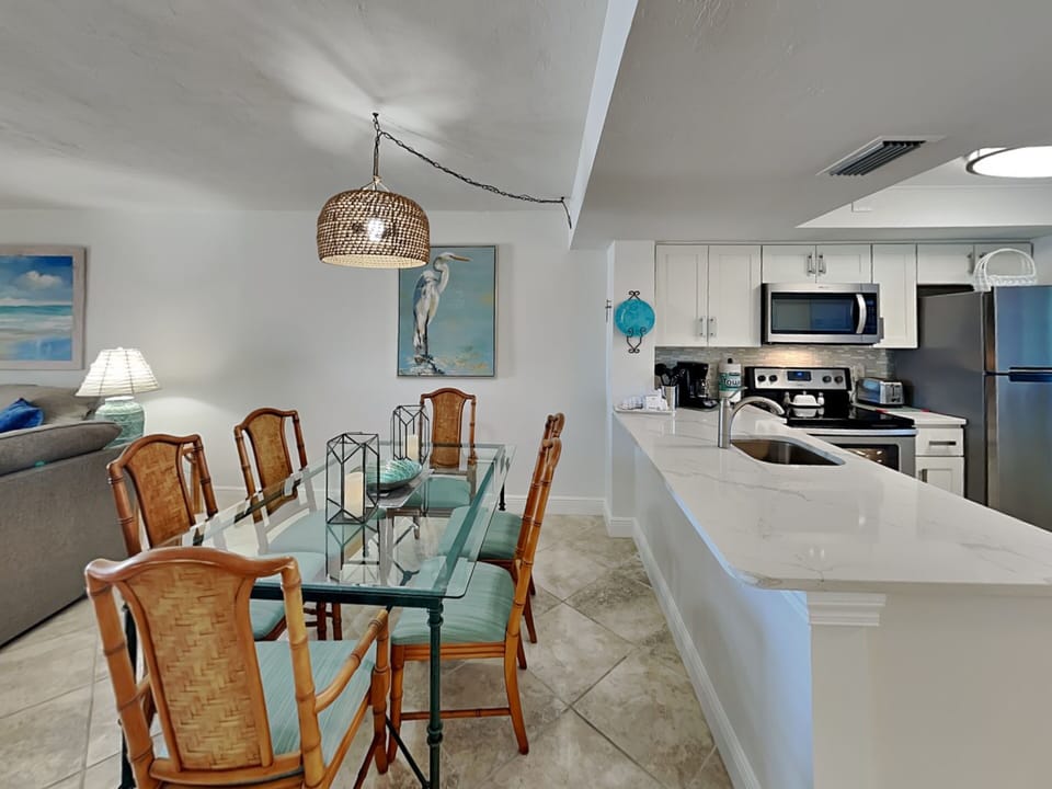 Dining Area - Seating For Six