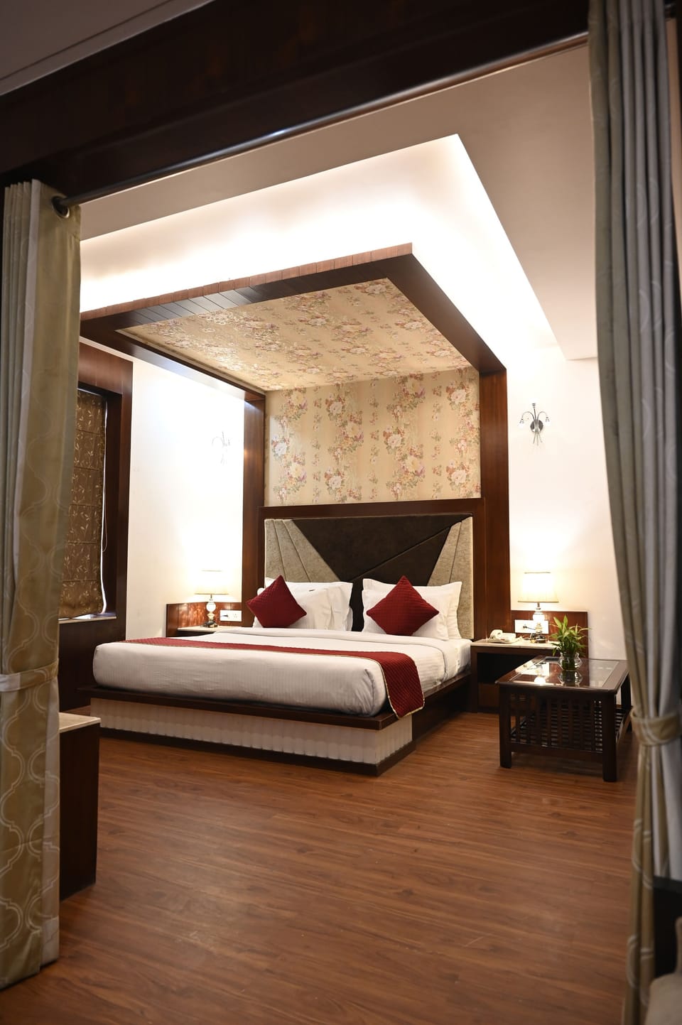 Luxury Suite, City View | In-room safe, desk, laptop workspace, blackout drapes