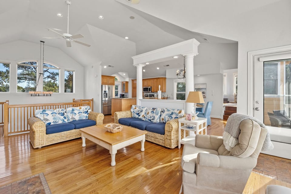 M886: Sounds Good to Me | Top Level Living Area