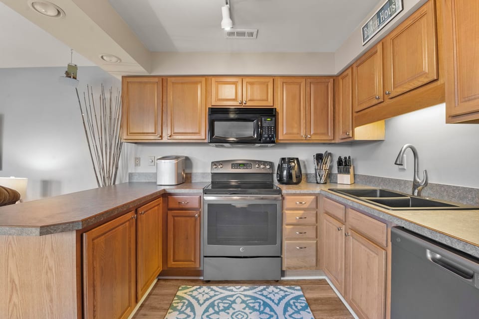 SPC706: Sandpiper Cay 706 | Kitchen