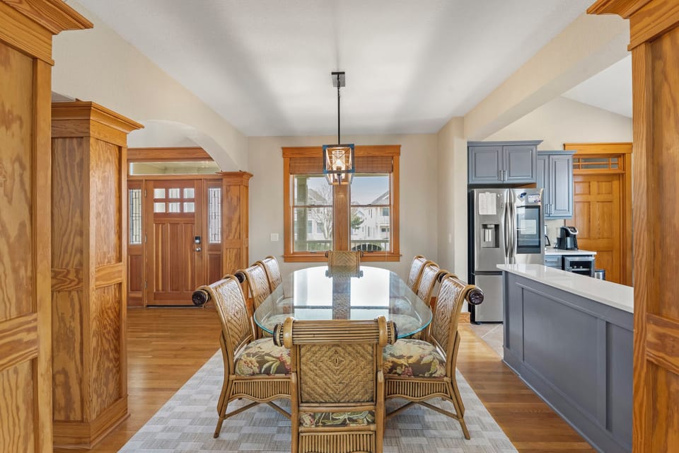 HK343: Eventide | Mid Level Dining Area