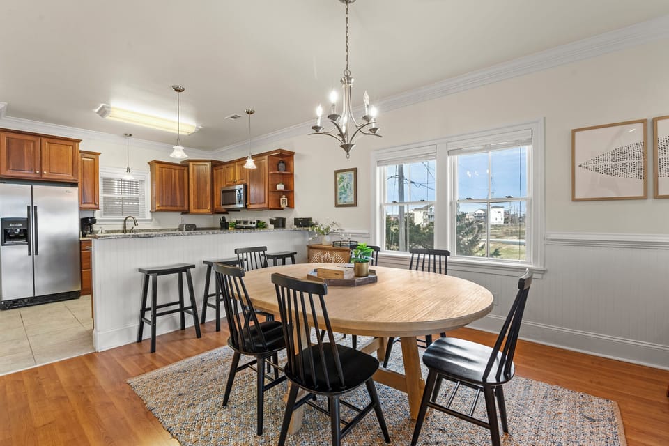 HIRO13: Libby's Keep | Dining Area