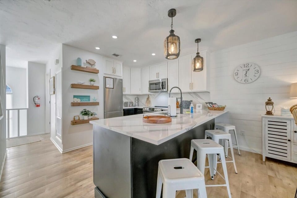 Fully Stocked Kitchen