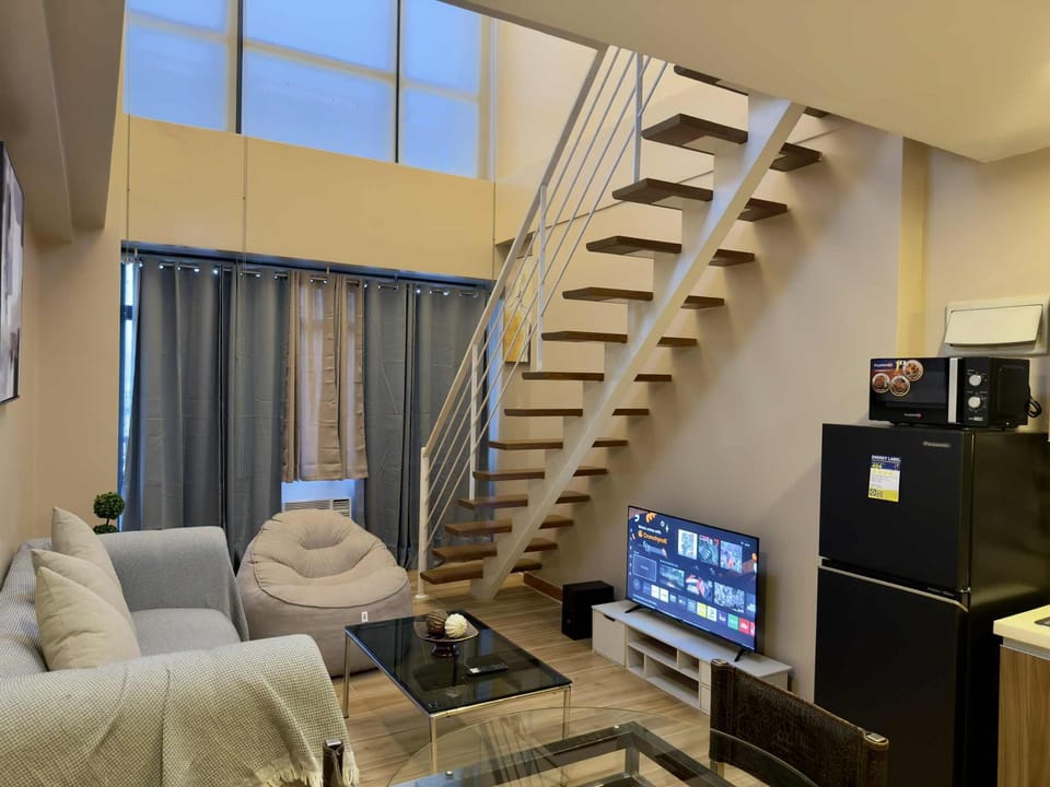 City Apartment, Balcony, City View | Living area