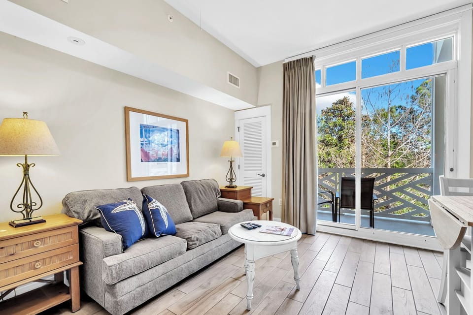 Living area with pull out sofa