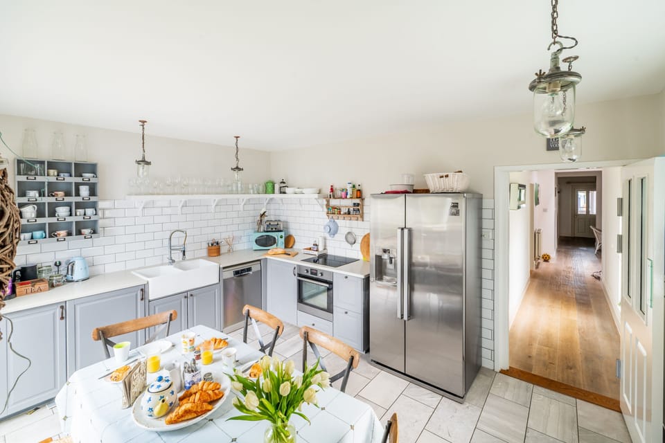 Ground floor: Fully equipped modern kitchen