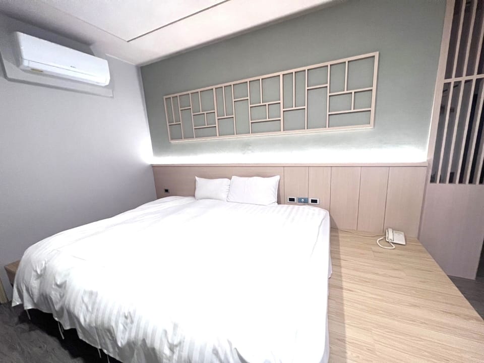 Superior Double Room | Desk, free WiFi, bed sheets