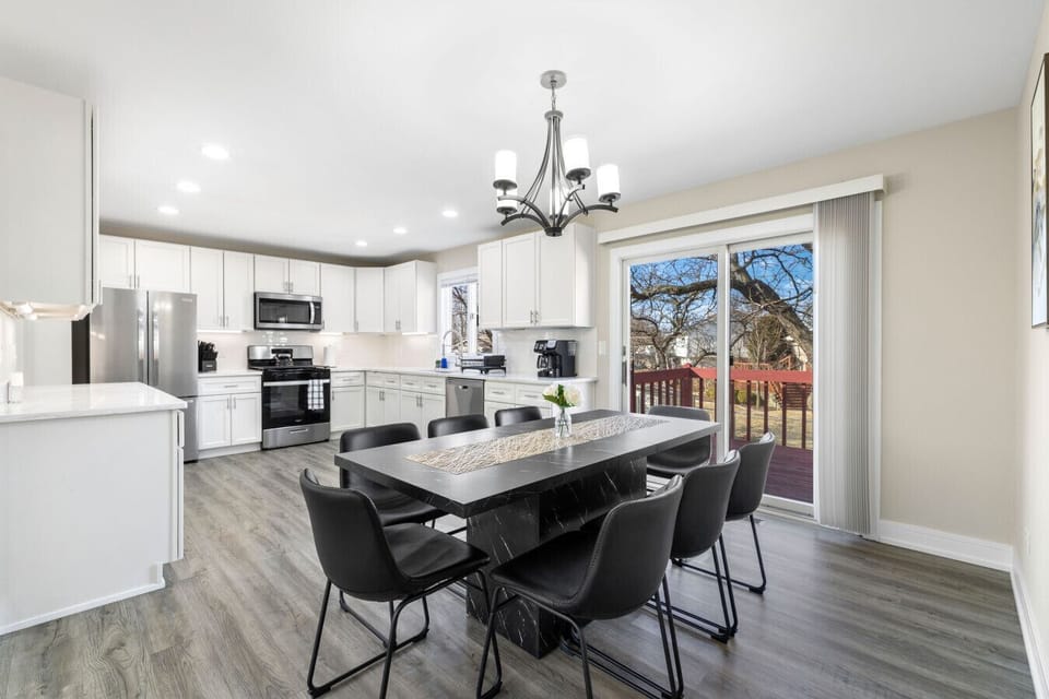 Functional kitchen and dining space with a comfortable layout