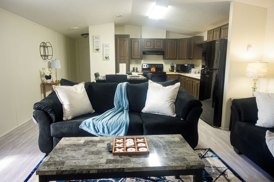 Smart TV, Heating, Air Conditioning, Book and reading material 