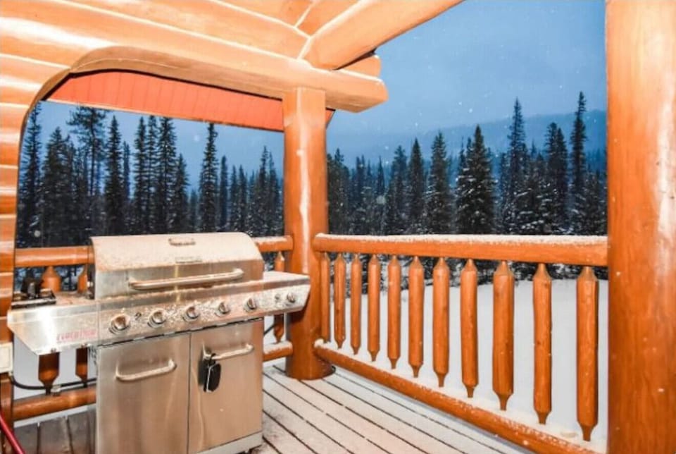 BBQ on Porch to prepare your favorite meals.