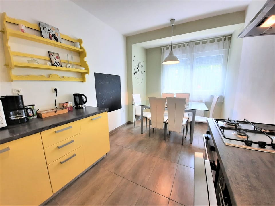 Kitchen / Dining Room