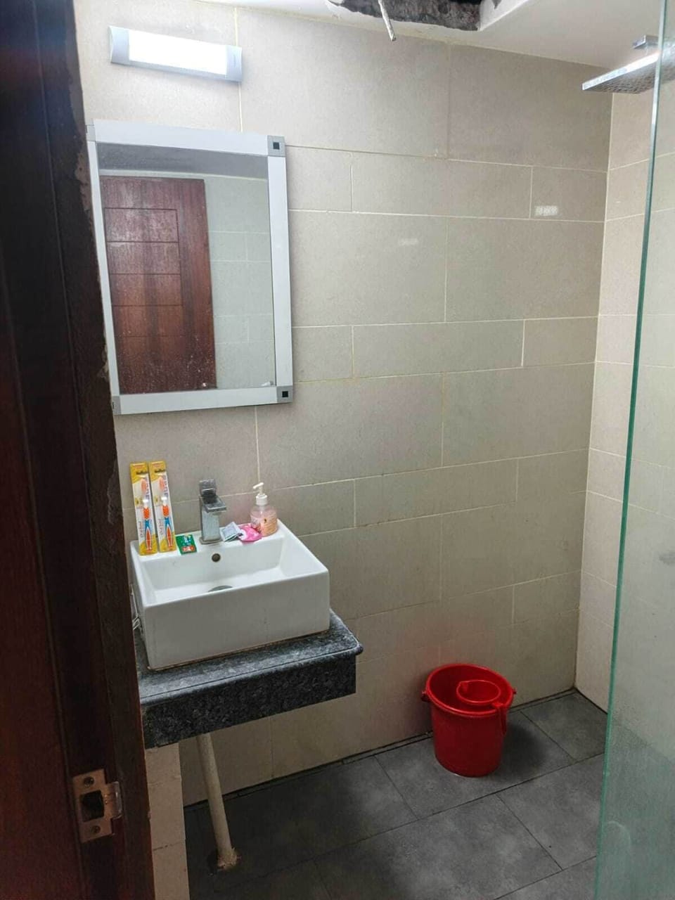 Free toiletries, towels, soap, shampoo