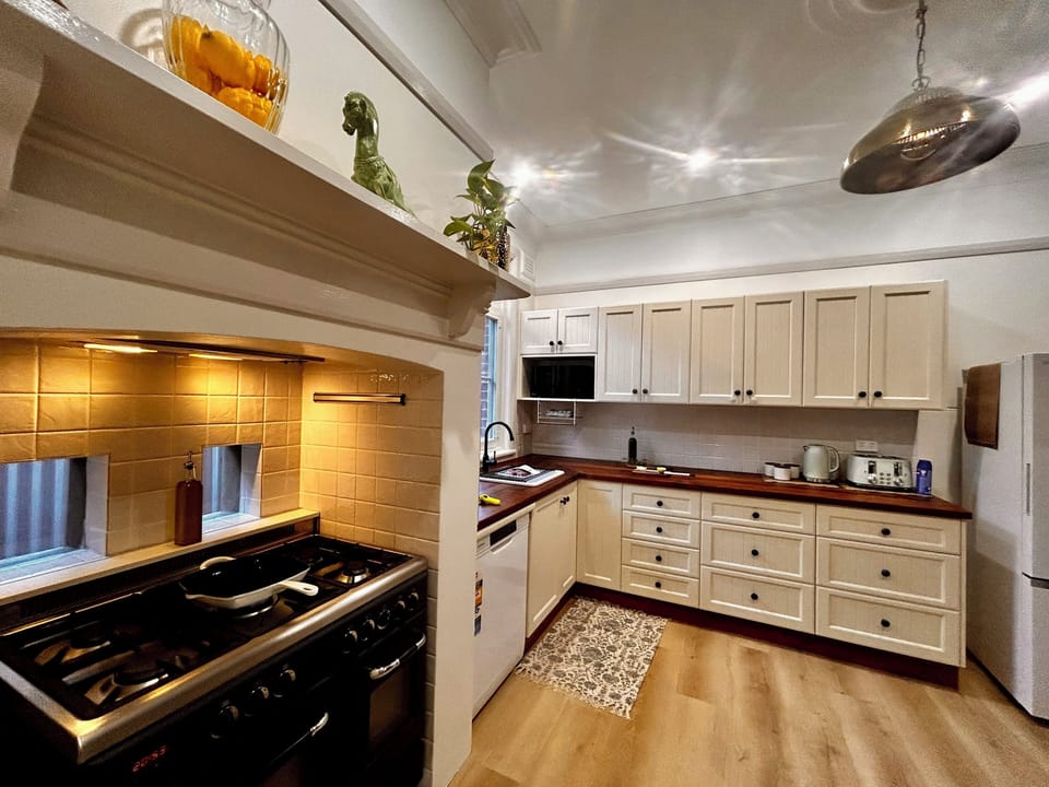 Great lighting where you need it when cooking up a storm.