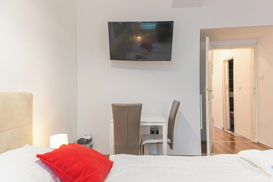 Basic Apartment | Iron/ironing board, free WiFi