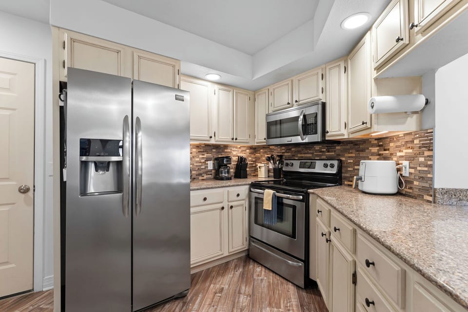 Well-equipped kitchen for easy meals