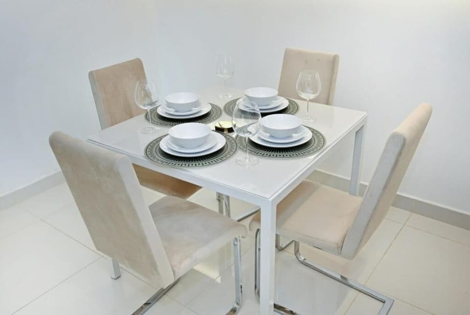 Apartment, City View | Dining