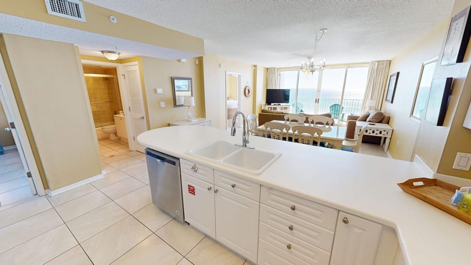 Condo, 3 Bedrooms | Interior