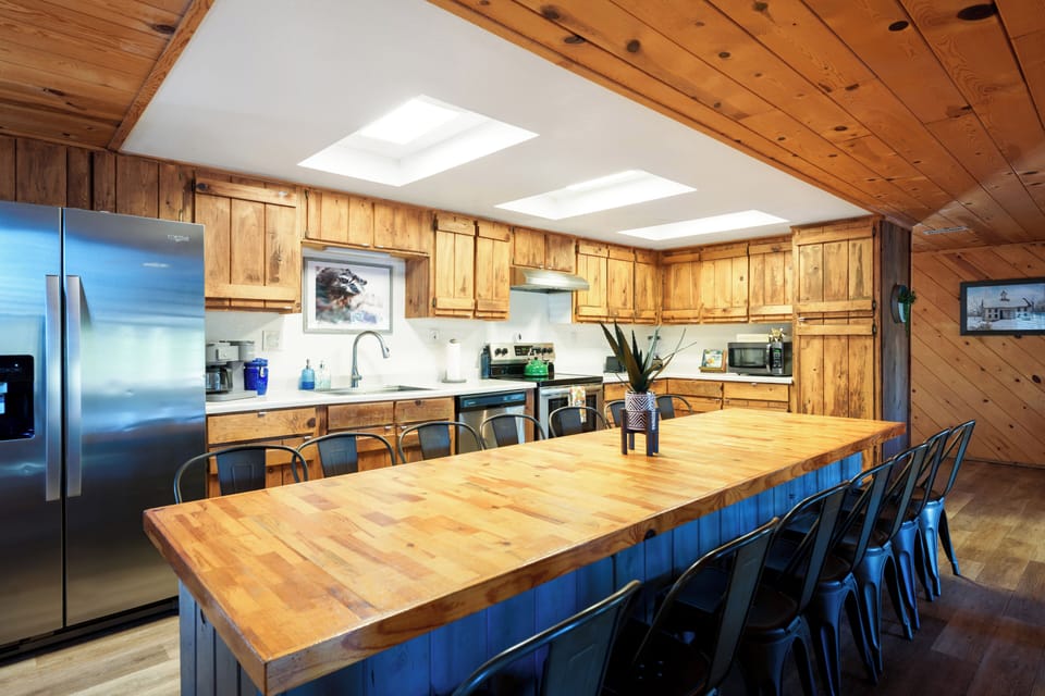 Kitchen/Dining Area