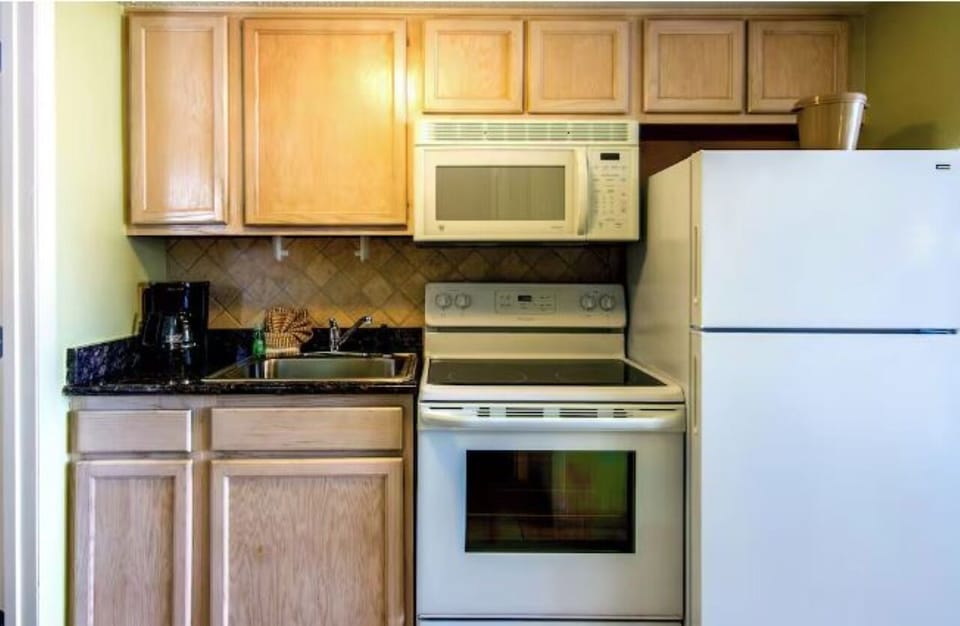 Stock the fridge and enjoy simple meals whenever you like.