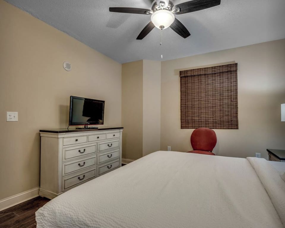 Bedroom. Interior and views may vary based on location and availability.