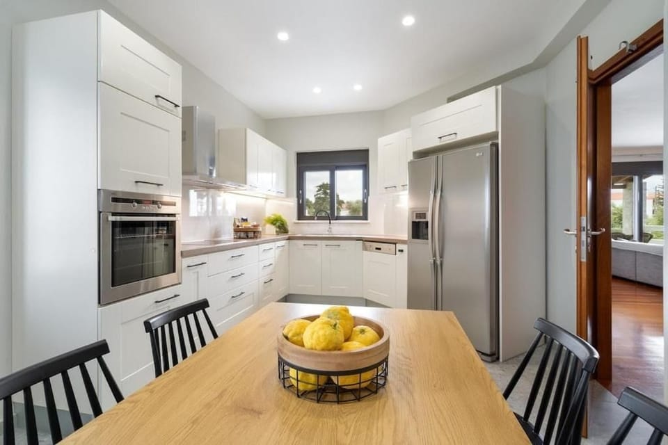 Deluxe Villa, Mountain View | Private kitchen | Fridge, microwave, oven, stovetop