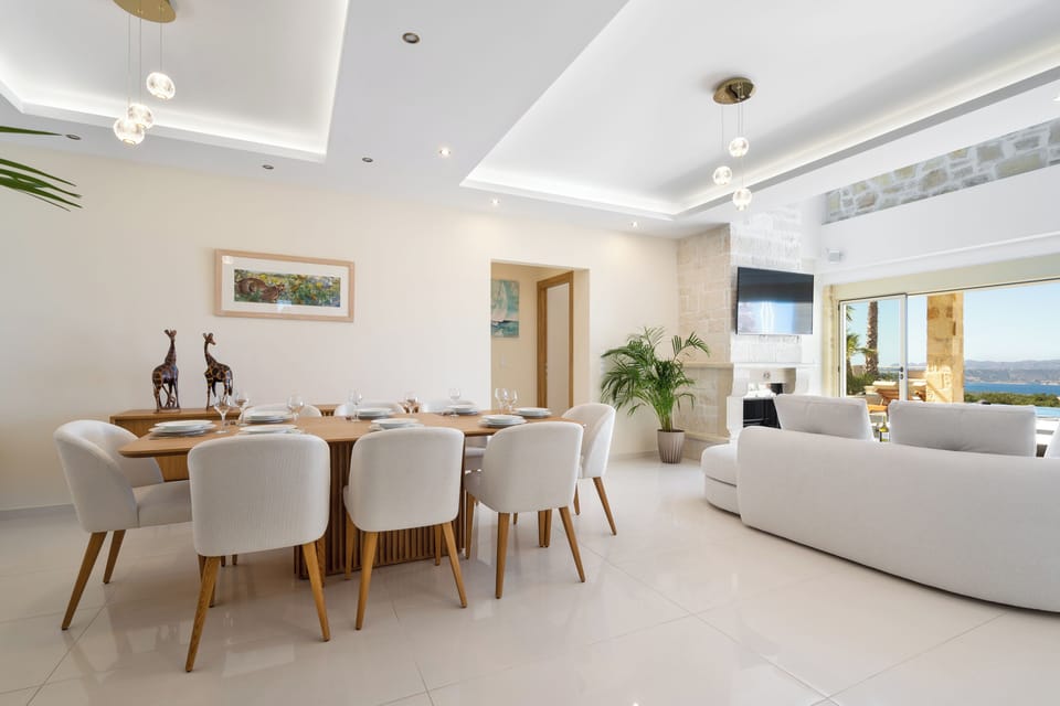 Luxury Villa | Dining
