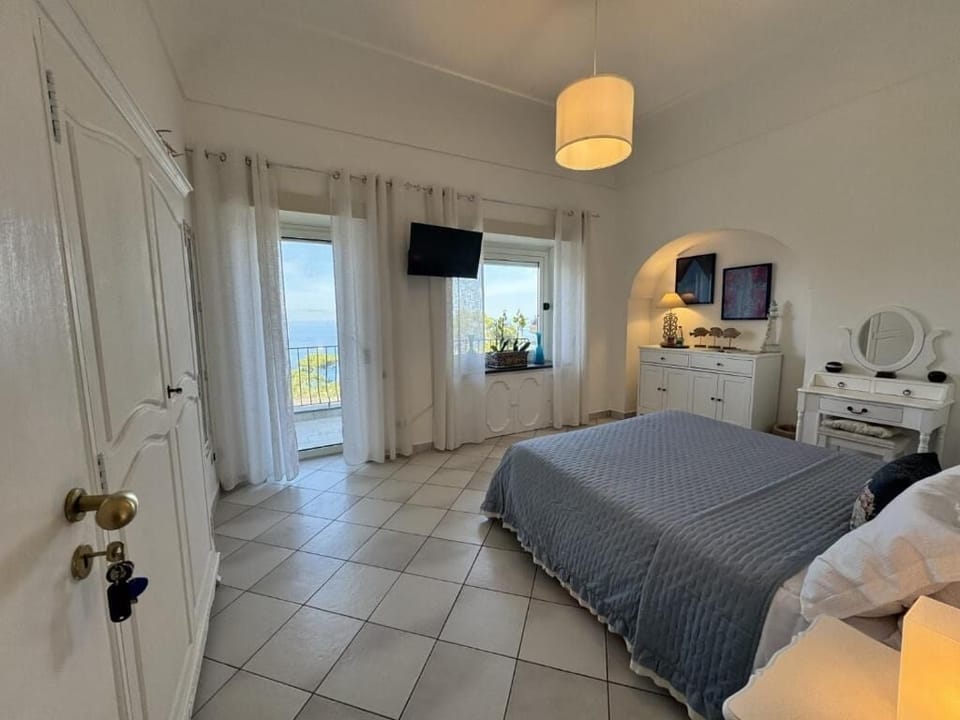 Double Room, 1 Double Bed, Balcony, Sea View | In-room safe, blackout drapes, iron/ironing board, free WiFi