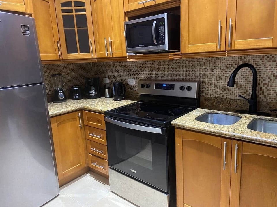Full Kitchen