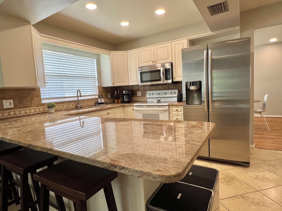Full Kitchen