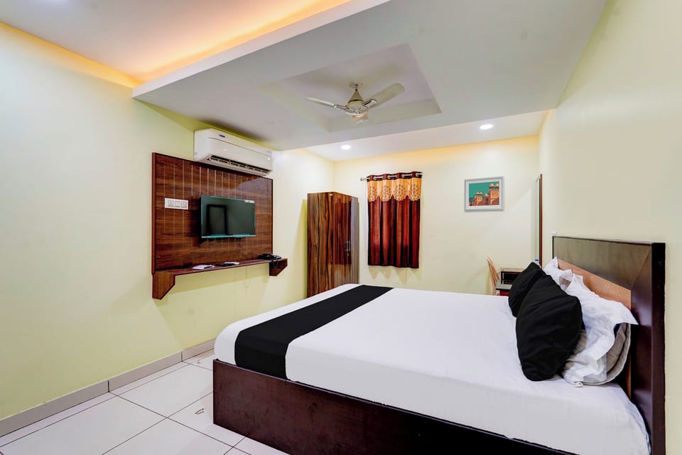 Deluxe Room | Desk, laptop workspace, free WiFi