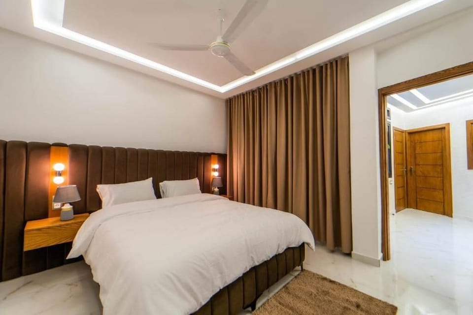 Frette Italian sheets, premium bedding, memory foam beds, free WiFi