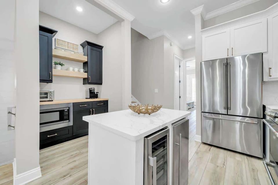 Fully equipped kitchen with all your cooking essentials!