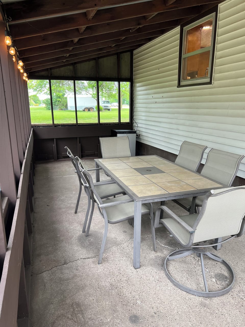 Outdoor dining
