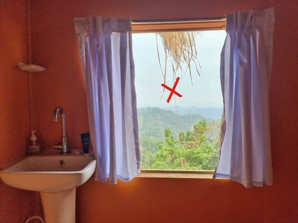 Bathtub, free toiletries, towels, soap