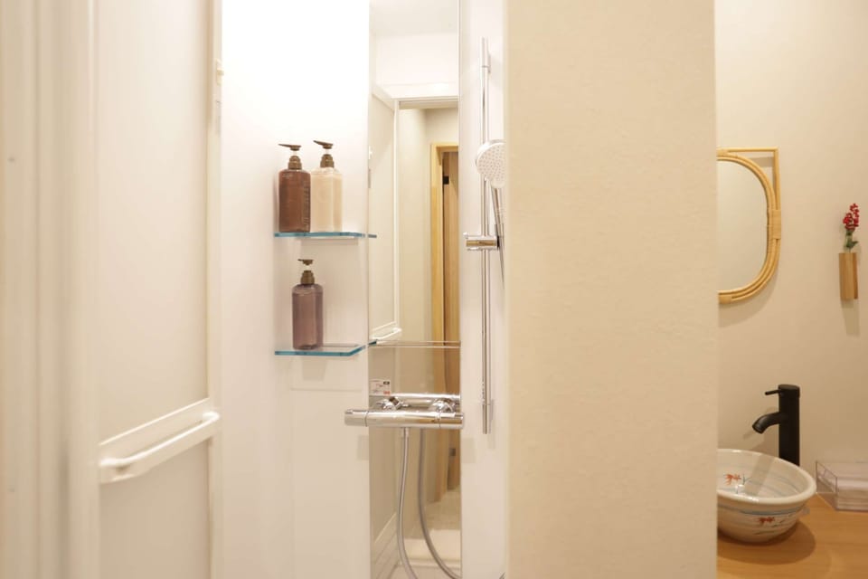 Shower room, washroom [1st floor]