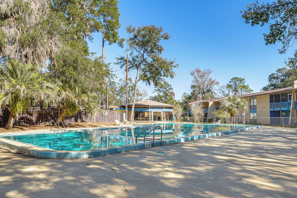 Brandywine Condominiums | Community Pool