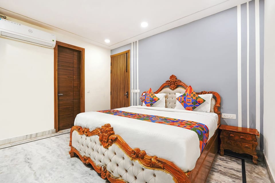 Egyptian cotton sheets, premium bedding, in-room safe, free WiFi