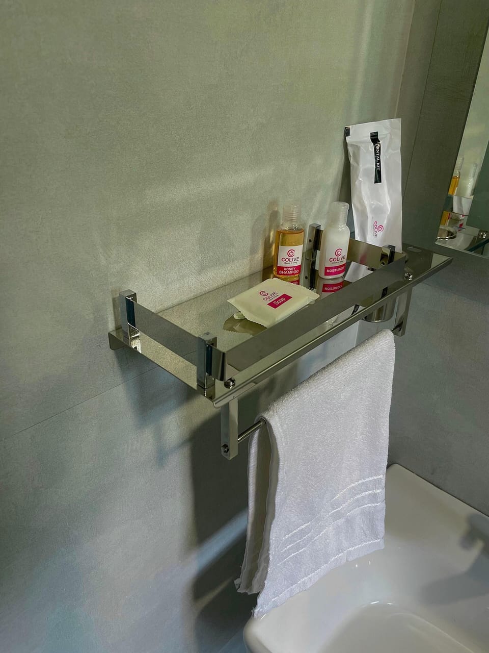 Towels, soap, shampoo, toilet paper